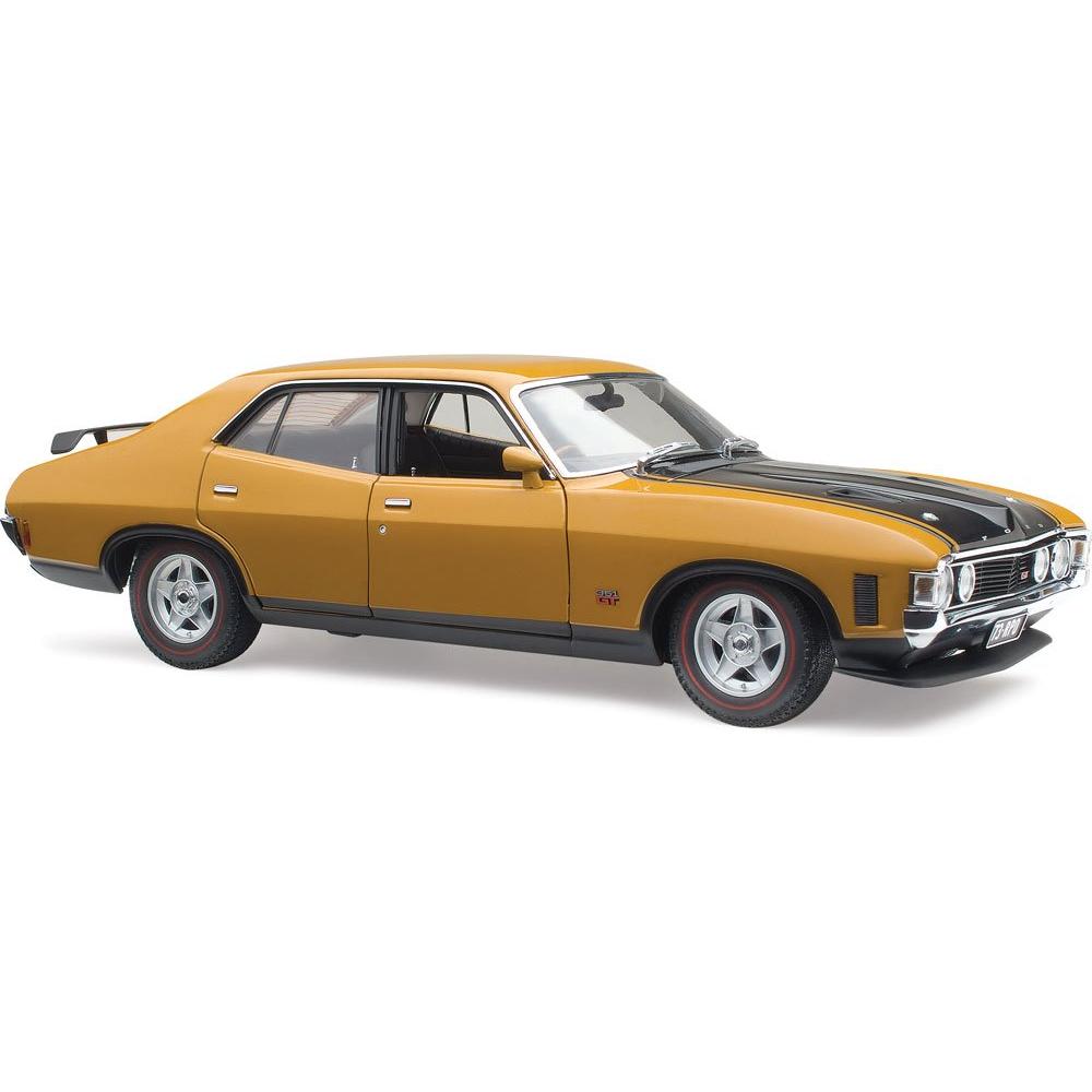 Classic Carlectables Ford XA Flacon PP083 Sedan Summer Gold