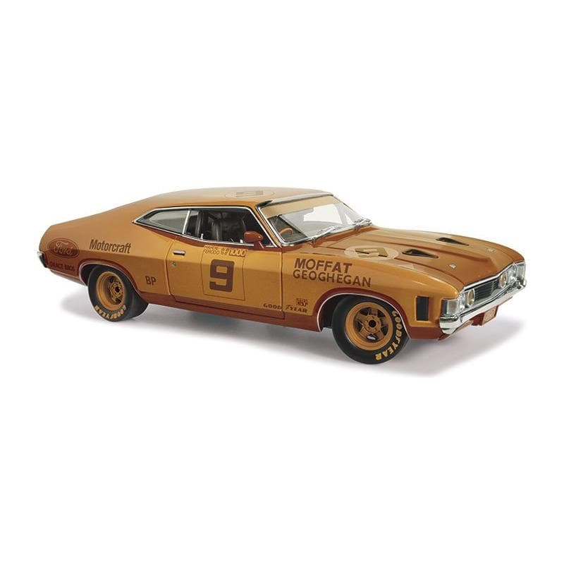 CLASSIC CARLECTABLES 1/18 Ford XA Falcon GT 1973 Bathurst Winner 50th Anniversary