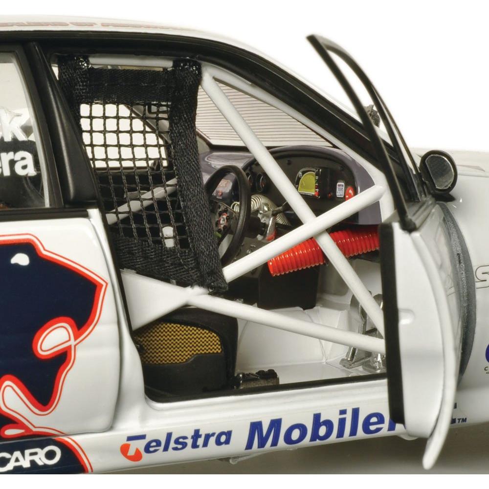 CLASSIC CARLECTABLES 1/18 Holden VR Commodore 1995 Bathurst