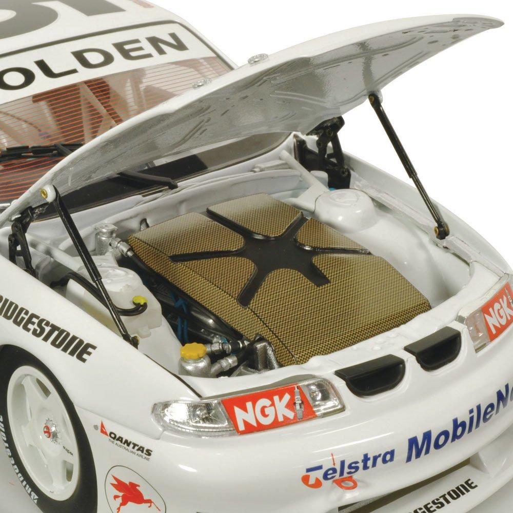 CLASSIC CARLECTABLES 1/18 Holden VR Commodore 1995 Bathurst