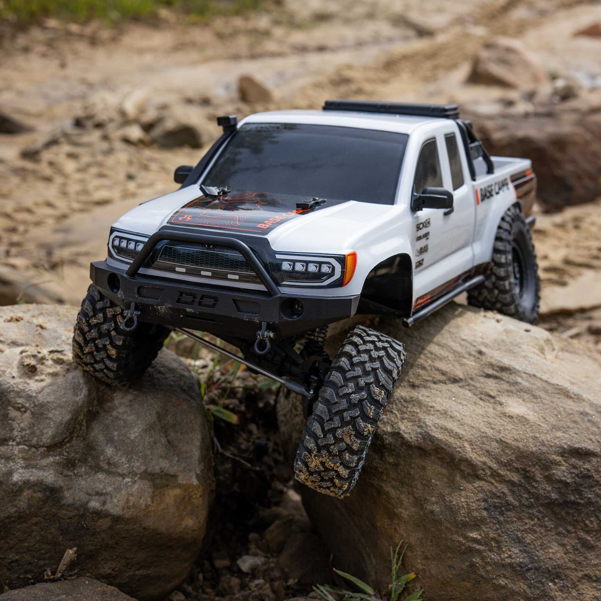 Axial SCX10 III Base Camp V2 1/10 Rock Crawler RTR,White