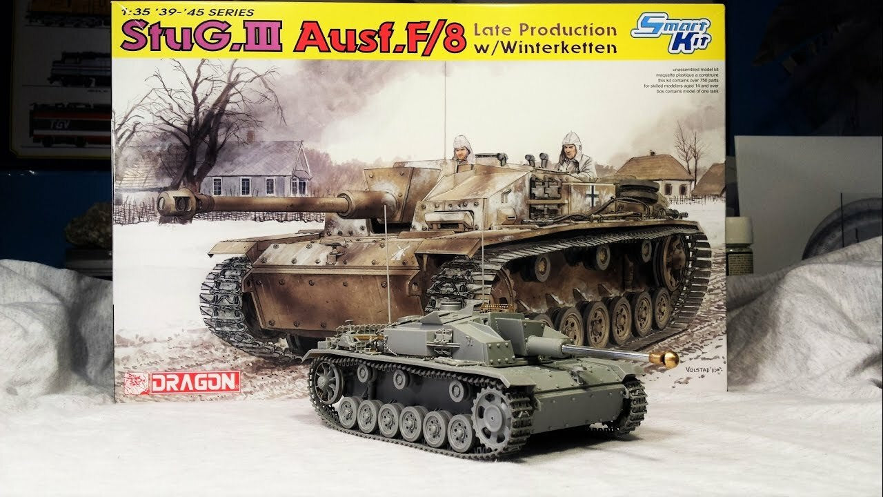 Dragon 1/35 StuG.III Ausf.F8 Late Production w/Winterketten Plastic Model Kit [6644]