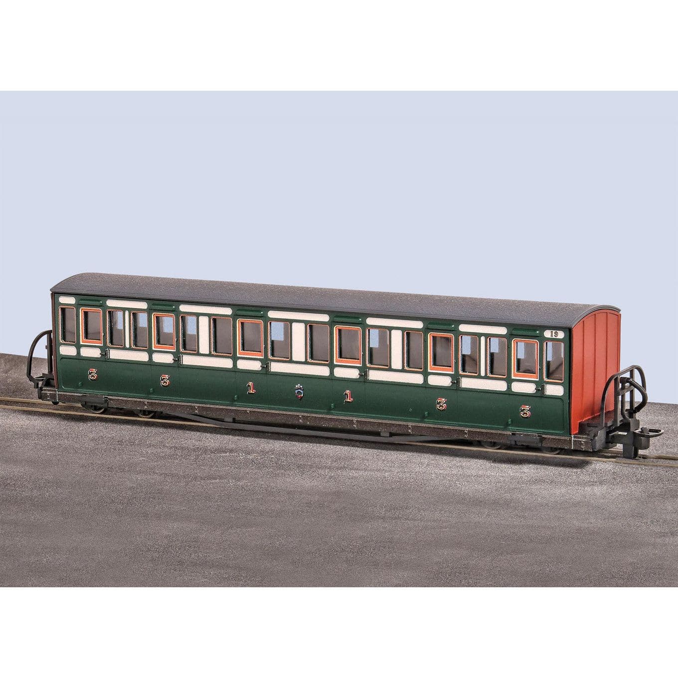 PECO GLT OO9 FR Short "Bowsider" Bogie Coach - Early Preservation Green 19 (GR621A)