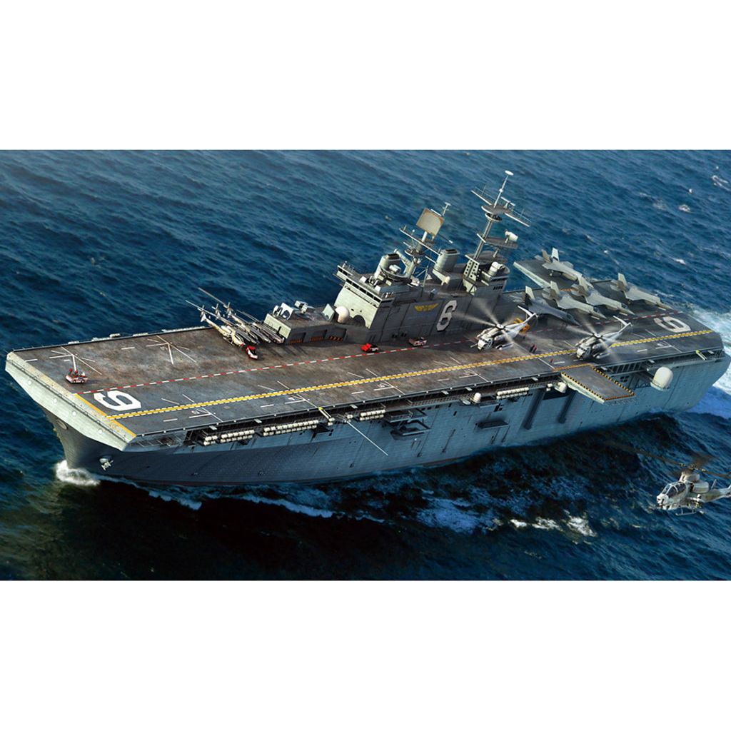 Hobby Boss 1/700 Bonhomme Richard LHD-6 Plastic Model Kit [83407]