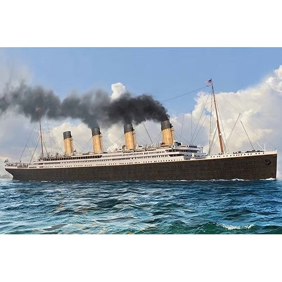 Hobby Boss 1/700 Titanic Plastic Model Kit