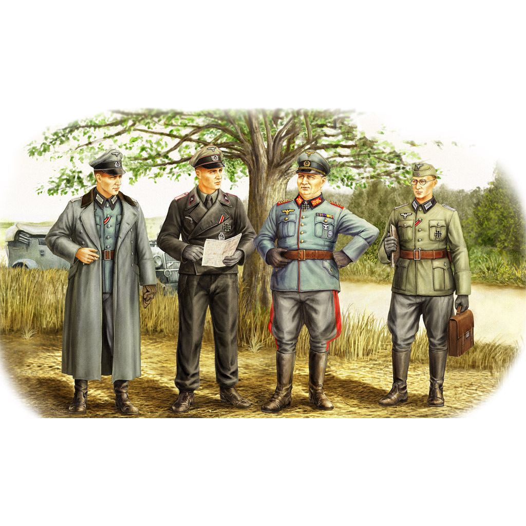 Hobby Boss 1/35 German Officer Plastic Model Kit [84406]