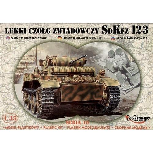 Mirage 1/35 SdKfz.123 LIGHT RECCE TANK - LUCHS Plastic Model Kit