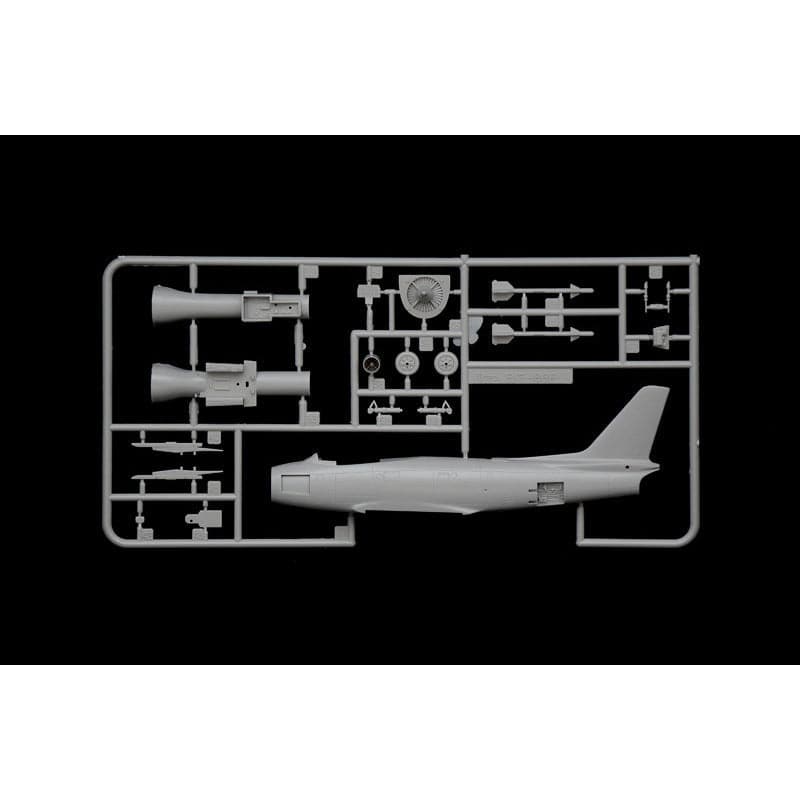 ITALERI 1/72 F-86F Sabre "Mig Killer"