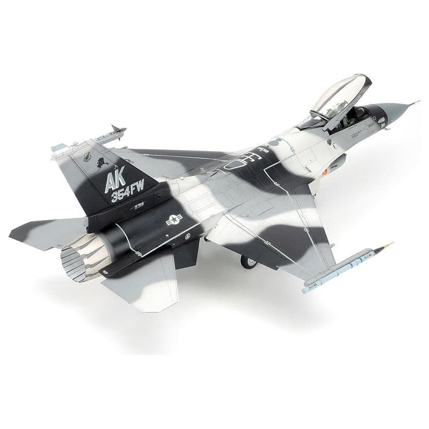 TAMIYA 1/48 F-16C/N Aggressor/Adversary