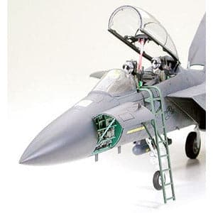 TAMIYA 1/32 Boeing F-15E Strike Eagle with Bunker Buster