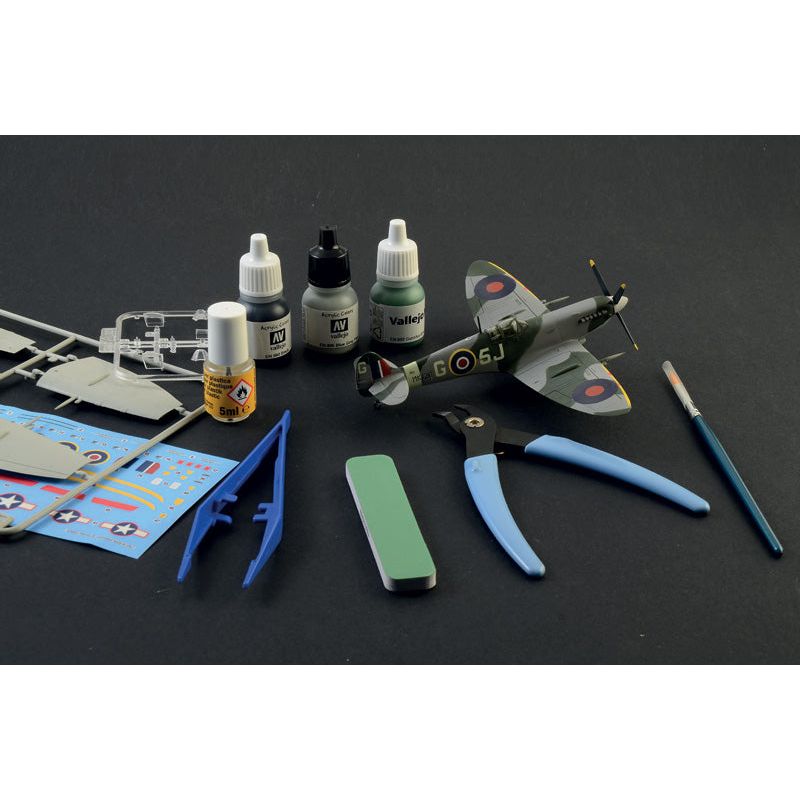 ITALERI 1/72 Spitfire Mk. IX Complete Set - Includes Tools and Paints