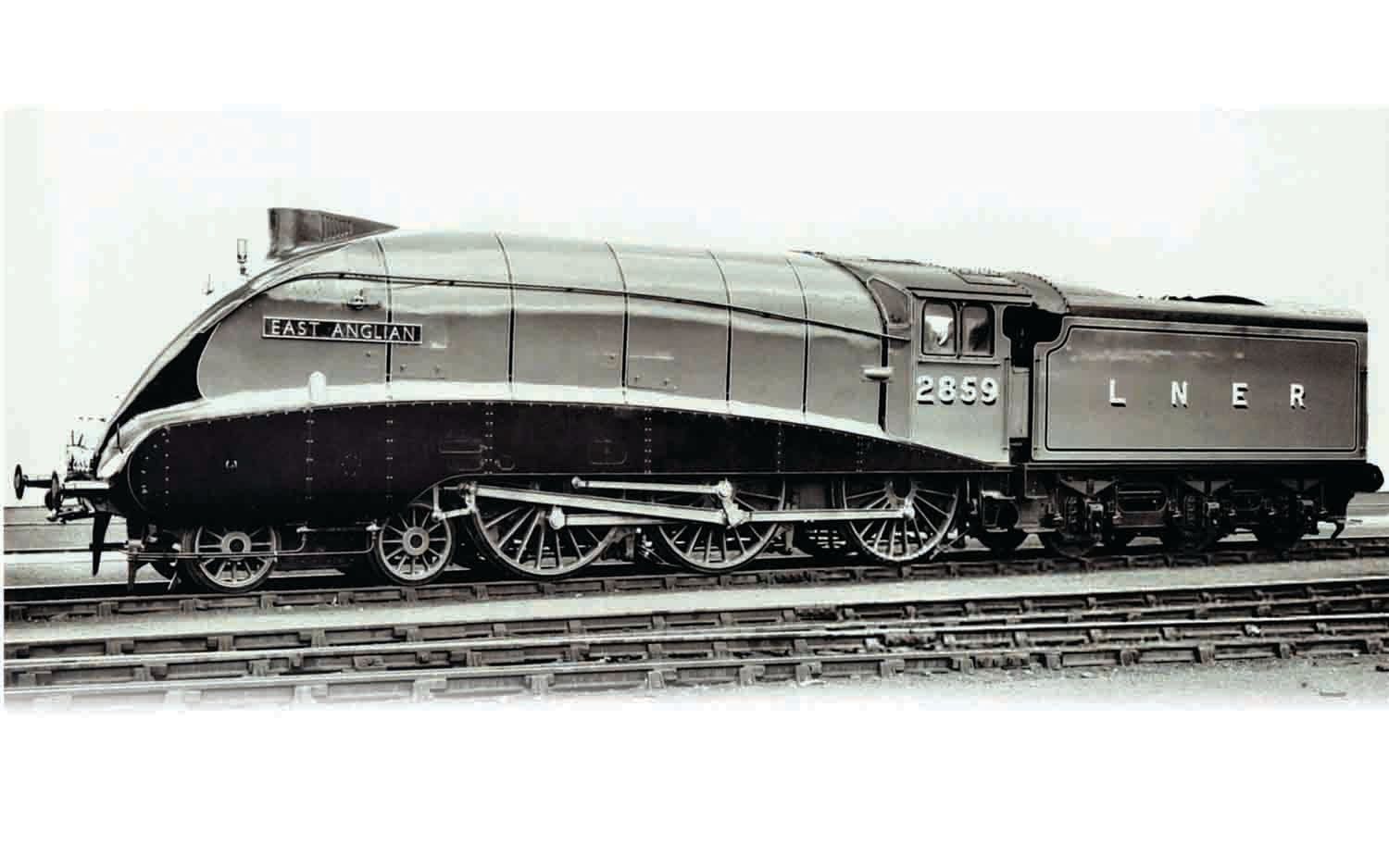 HORNBY OO LNER, Class B17/5 4-6-0, 2859 'East Anglian' - Era 3