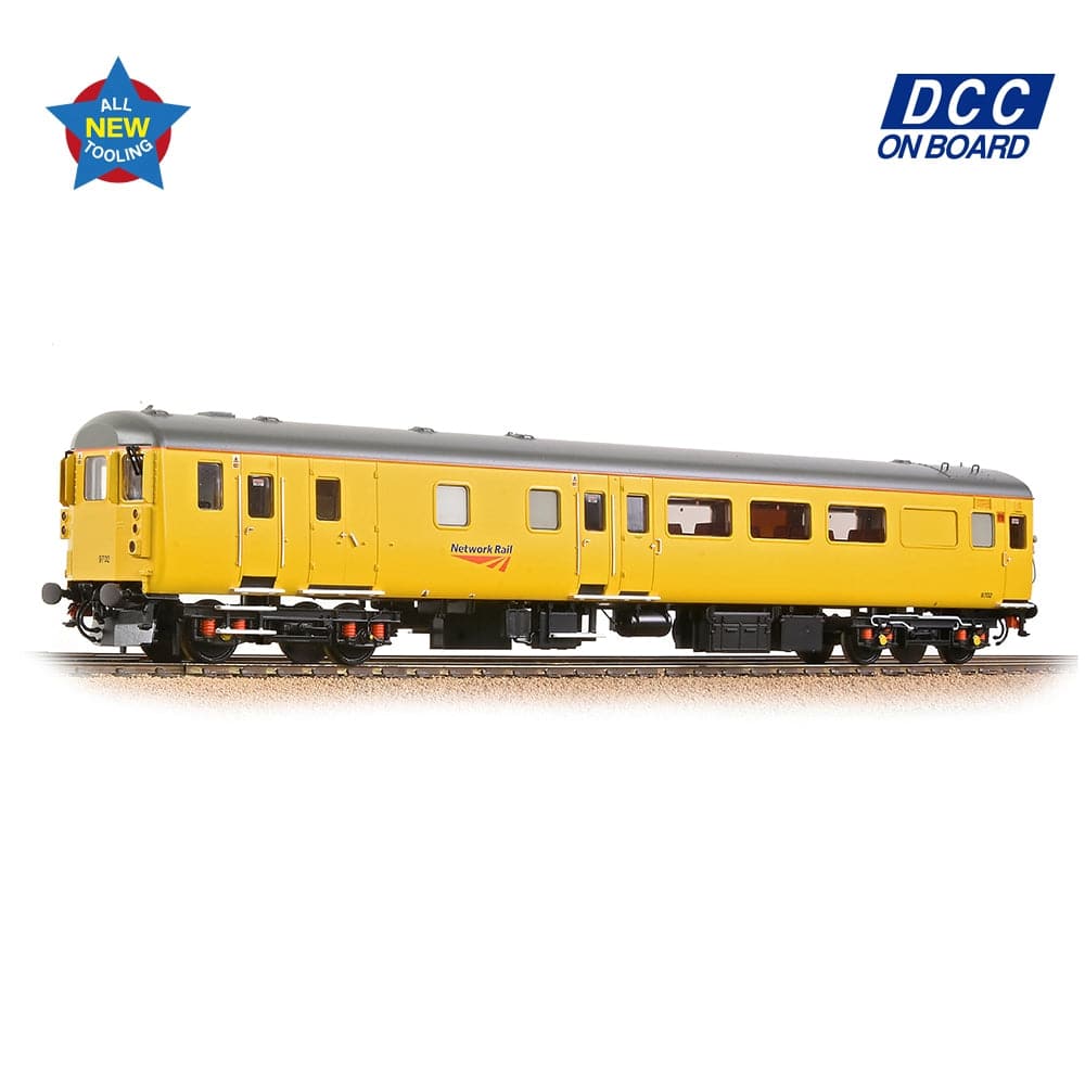 BRANCHLINE OO BR Mk2F DBSO (Refurbished) Driving Brake Second Open Network Rail