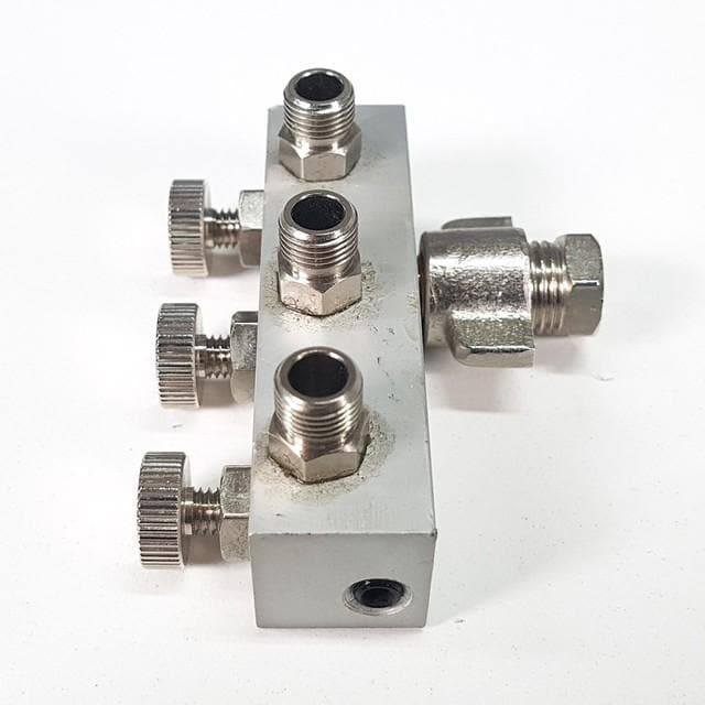 SIGNATURE 3 Way Manifold - 1/8"