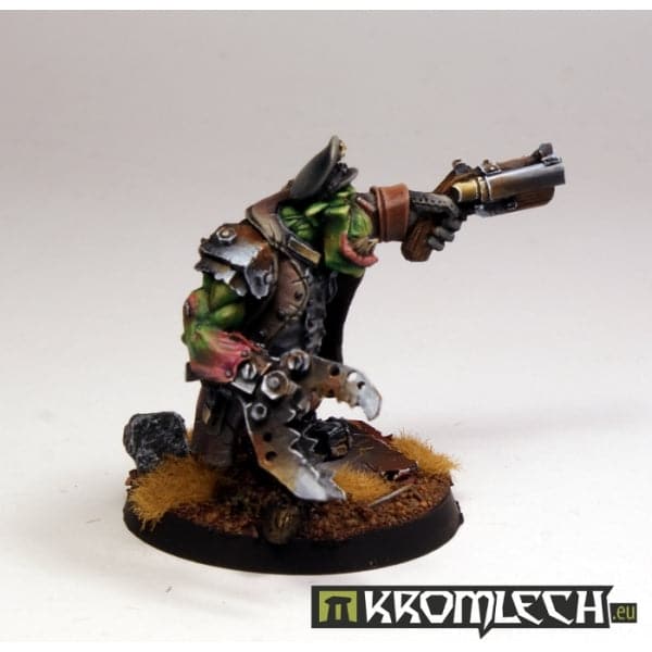 KROMLECH Orc Officer in Greatcoat (1)